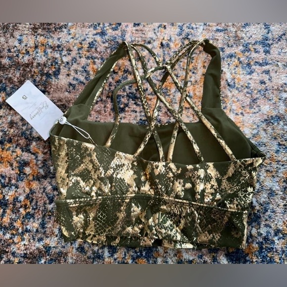 SOLD Buffbunny revolution sports bra medium Olive Gold Viper NWT - Picture 8 of 11